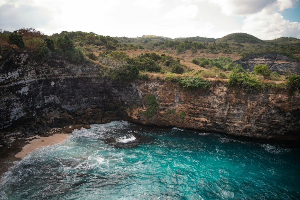 How Much Is a Phinisi Charter in Bali?