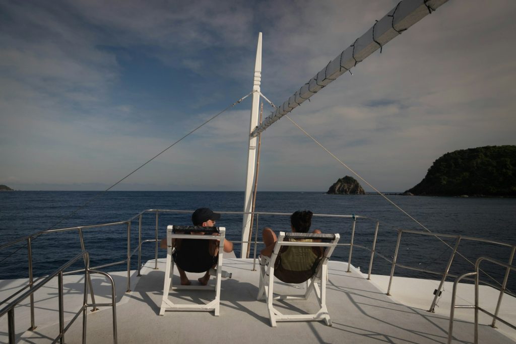 What to Expect on a Bali Phinisi Charter